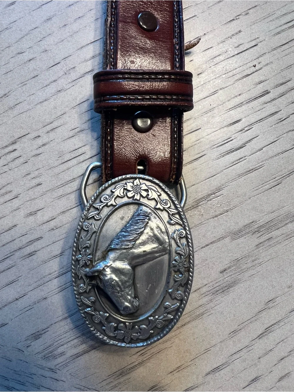 Leather Belt & Buckle Small 1985 Horse Head Oval USA By Siskiyou Company 38/95